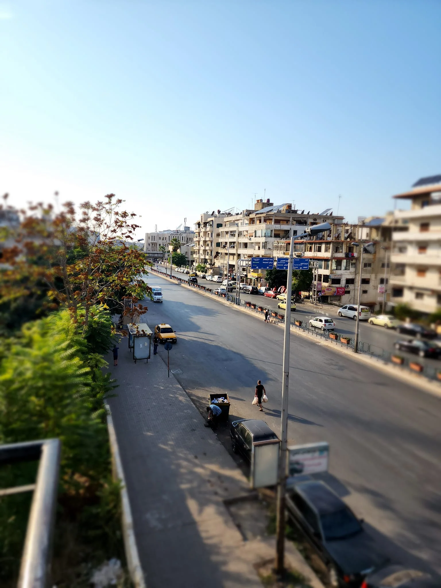 اللاذقية / ما بين دوار هارون وفندق الريفيرا على الشارع الرئىيسي 